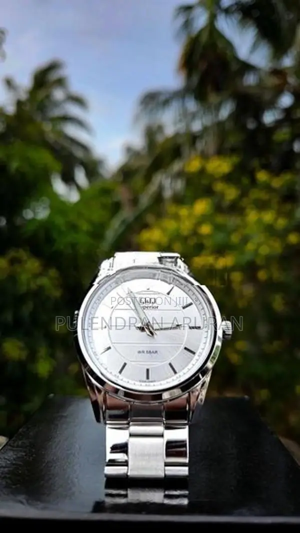 ​Q&Q Superior Silver Sunburst Chrono-Style – Flawless 10/10 Condition