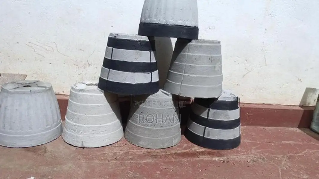 සිමෙන්ති මල් පෝච්චි