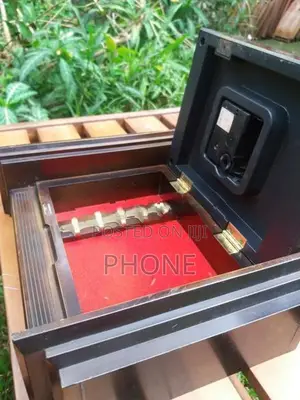 Key Box with Clock
