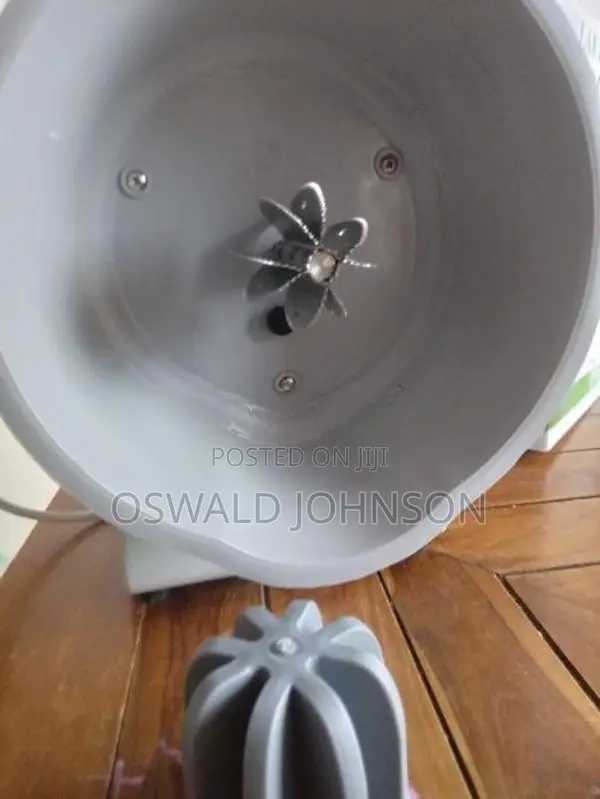 Electric Coconut scraper in great condition