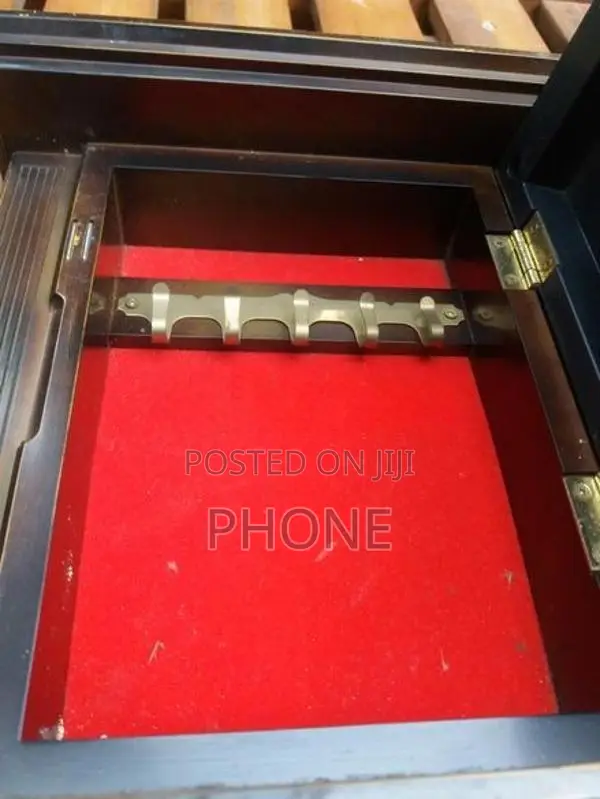 Key Box with Clock