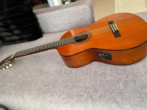 Yamaha CX40 Electro Classical Acoustic Guitar