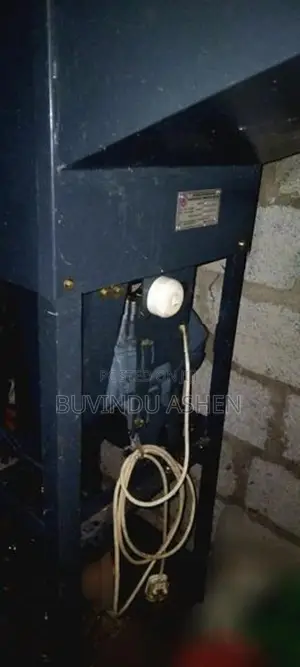 Cashew Cutting Machine