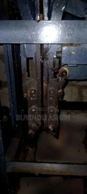 Cashew Cutting Machine