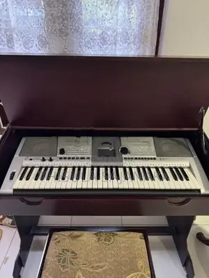 Yamaha PSR E403 Keyboard