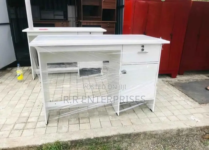 New 4*2 Ft Melamine Office Table