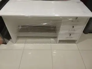 Office Table with Locker (Q-24)