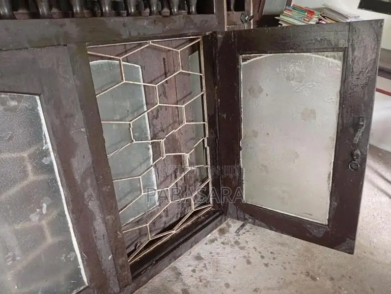 Teak Wood Windows with Frame ( තේක්ක දැව ජනෙල් ප්‍රේම් එක සමඟ)