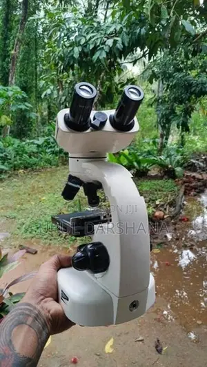 Microscope