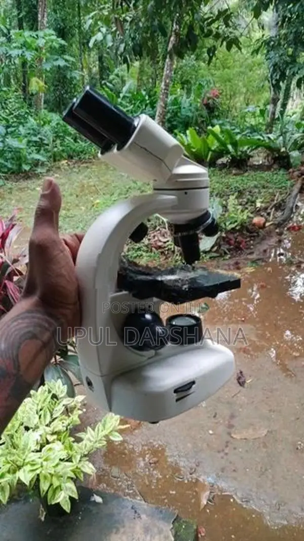 Microscope