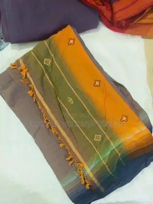 ,හොඳ තත්ත්වයේ පවතින භාවිත කළ සාරි