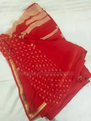 ,හොඳ තත්ත්වයේ පවතින භාවිත කළ සාරි