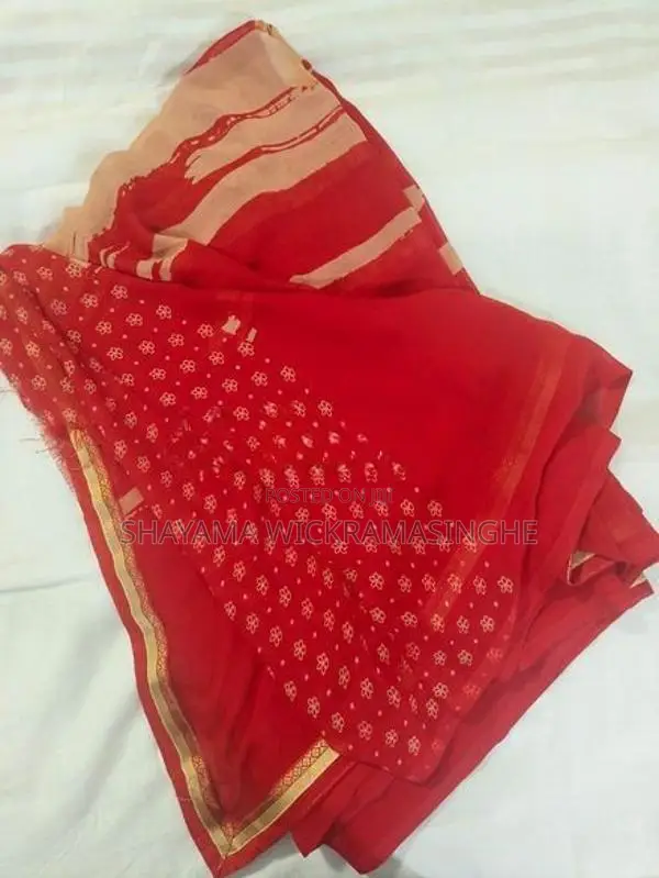,හොඳ තත්ත්වයේ පවතින භාවිත කළ සාරි