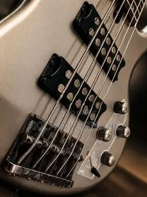 Yamaha TRBX 305 5-String Bass Guitar