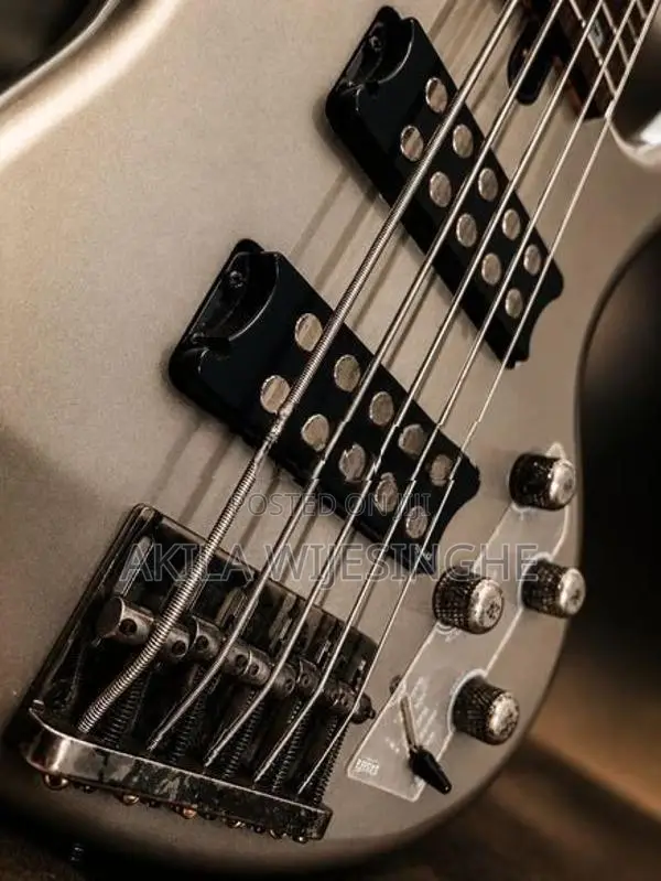 Yamaha TRBX 305 5-String Bass Guitar