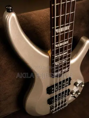 Yamaha TRBX 305 5-String Bass Guitar