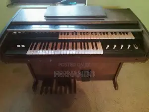 Used Yamaha Electric Organ