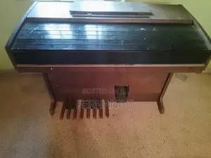 Used Yamaha Electric Organ