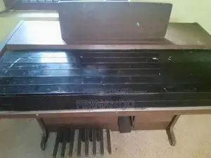 Used Yamaha Electric Organ