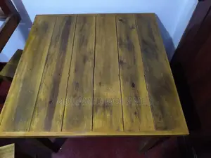 Dain in Table and Chairs