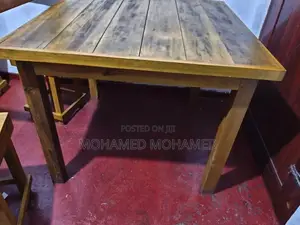 Dain in Table and Chairs