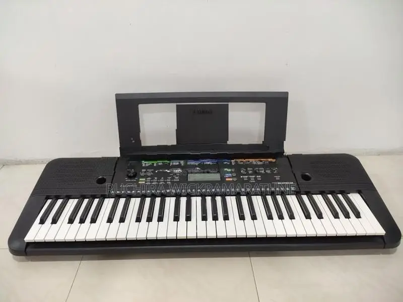 Yamaha PSR - E253 Organ