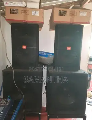 Soundcraft Mixer with Speakers