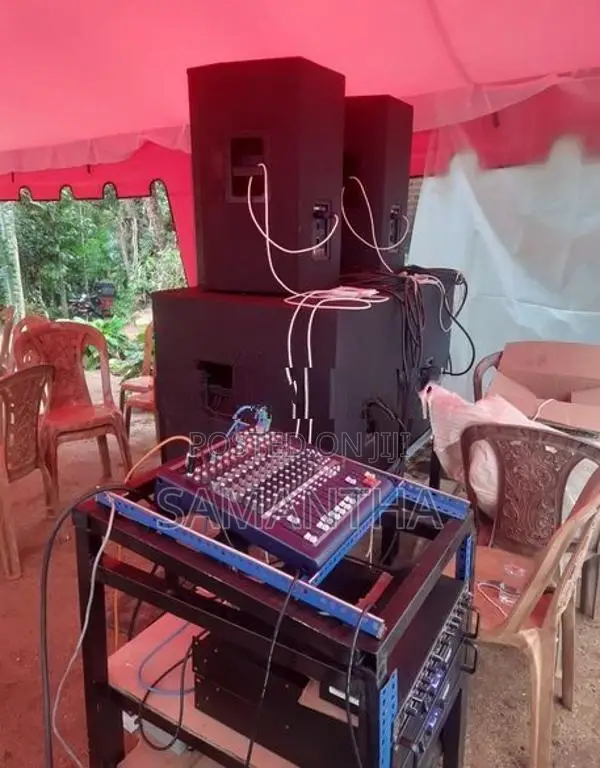 Soundcraft Mixer with Speakers