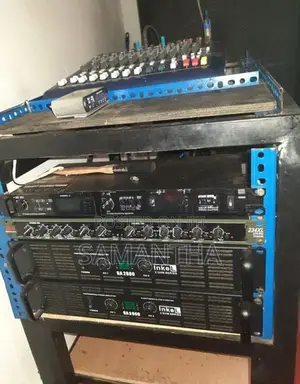 Soundcraft Mixer with Speakers