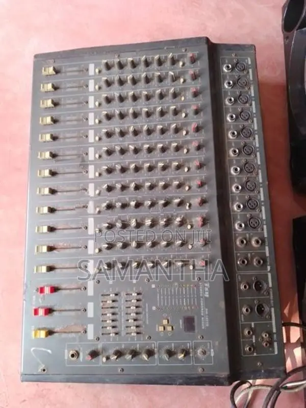 Powered Mixer with Speakers