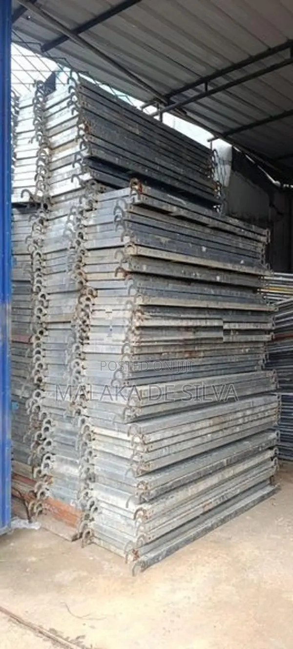 Scaffolding catwalk plate