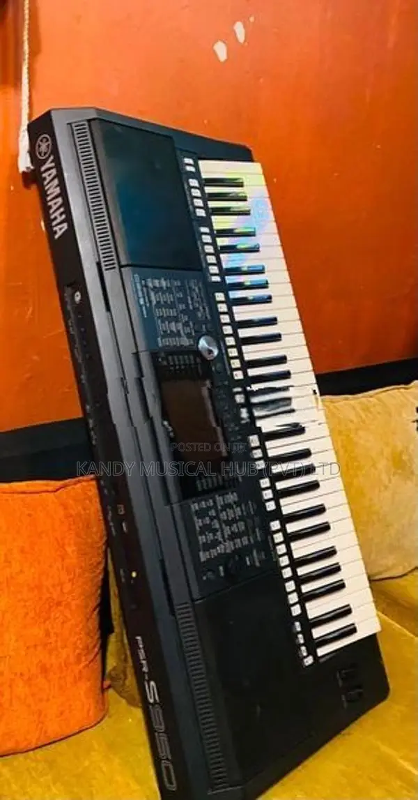 Yamaha PSR S950 Keyboard