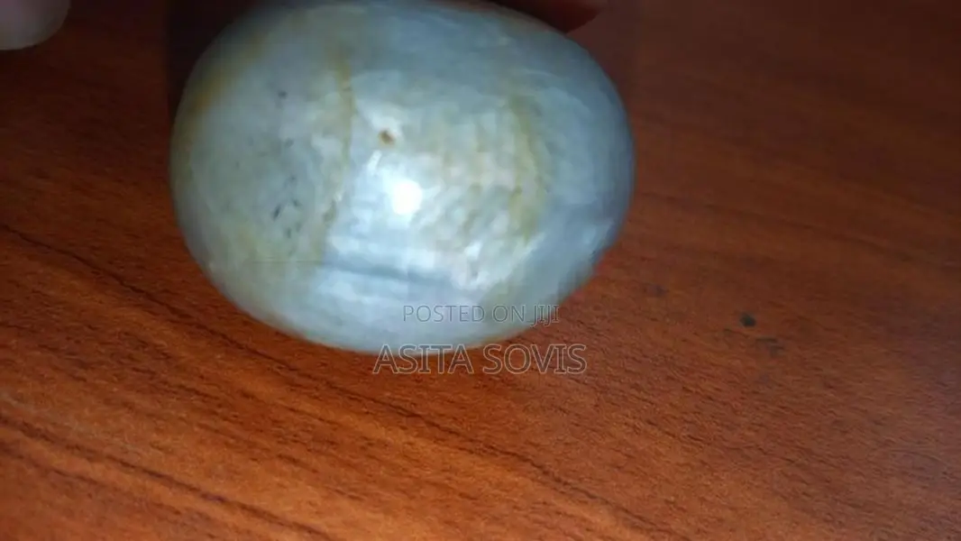 Gem Natural Star Sapphire 340 Ct