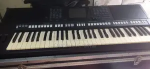 Yamaha PSR S750 Keyboard