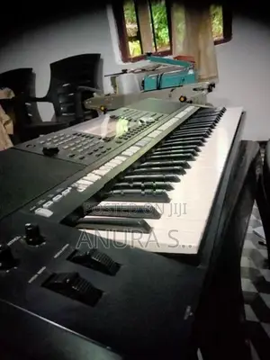 Yamaha PSR S975