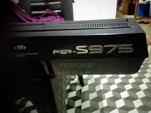 Yamaha PSR S975