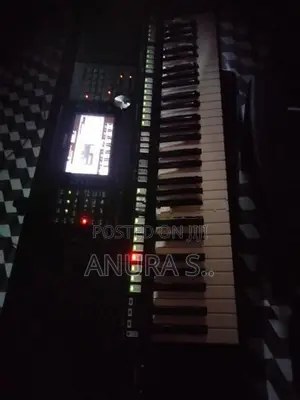 Yamaha PSR S975