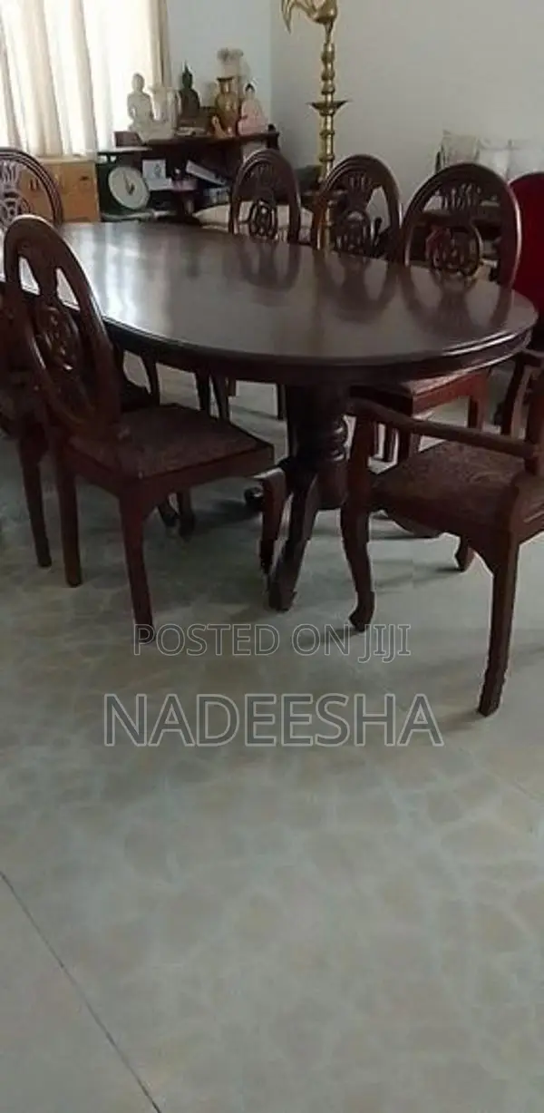 Table with 8 Chairs