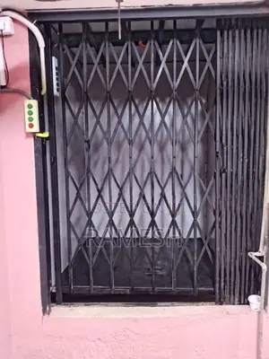 Cargo lift
