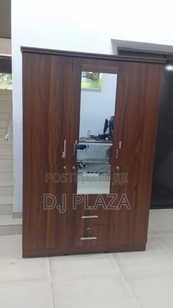 Almari 6 X4