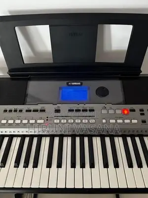Yamaha PSR-E443 Keyboard with Stand