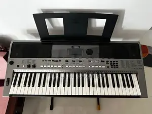 Yamaha PSR-E443 Keyboard with Stand