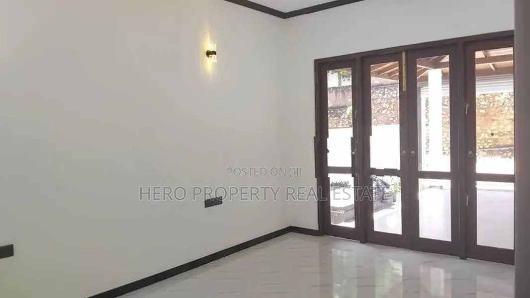 HJS166 - Modern Single Storey House for Sale in Gampaha