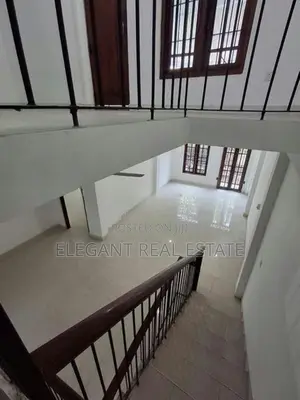05 Bedroom Unfurnished 03 Storied House for Sale in Colombo 5 (A1780)