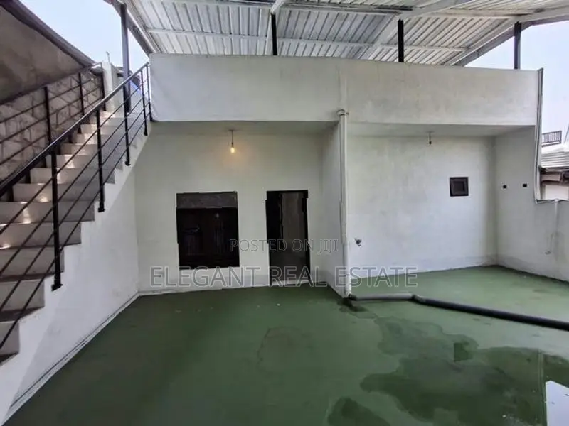 05 Bedroom Unfurnished 03 Storied House for Sale in Colombo 5 (A1780)