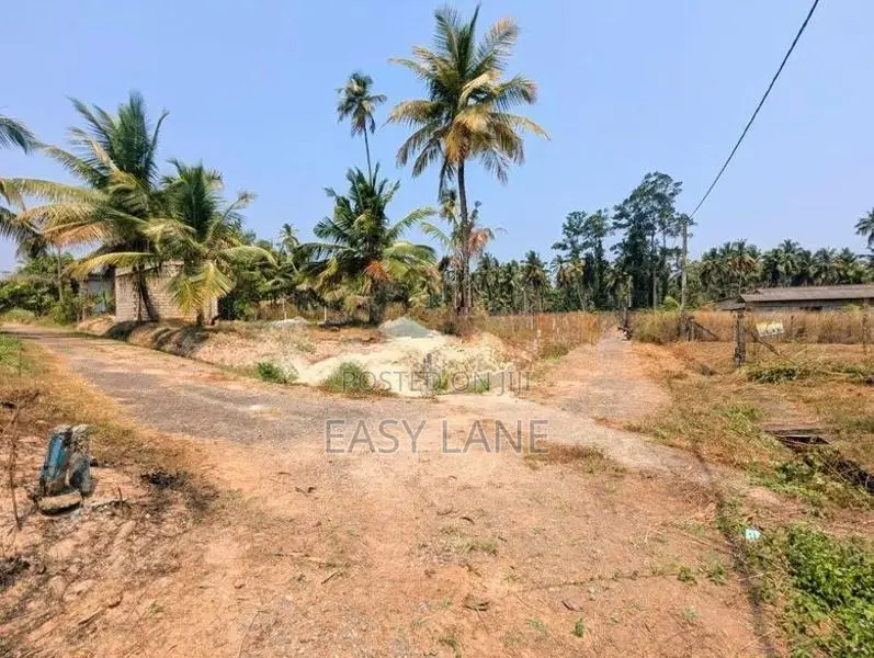 බාදුරාගොඩ – මීරිගම/මීගමුව පාරට ආසන්න ඉඩමක් විකිණීමට