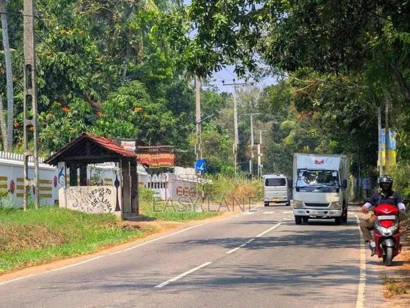 බාදුරාගොඩ – මීරිගම/මීගමුව පාරට ආසන්න ඉඩමක් විකිණීමට