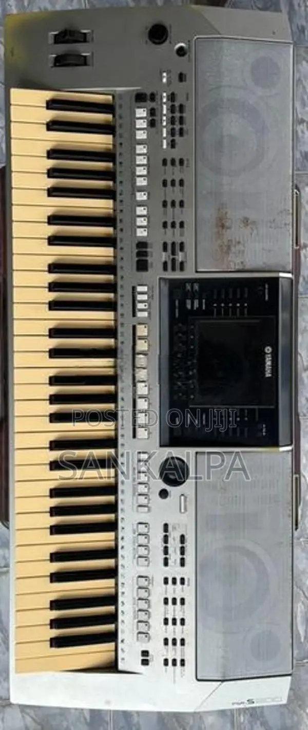 Yamaha PSR S900