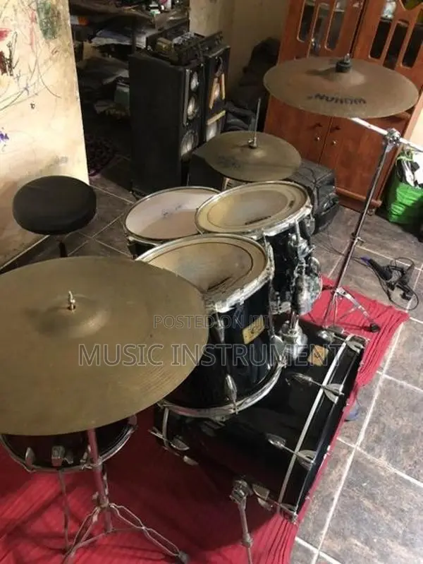 Acoustic Drum Set