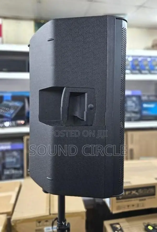 Behringer 1500w Powered Speaker